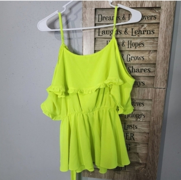 🍁🍂⚘️Fashion nova neon yellow/green blouse 1x - Picture 4 of 5